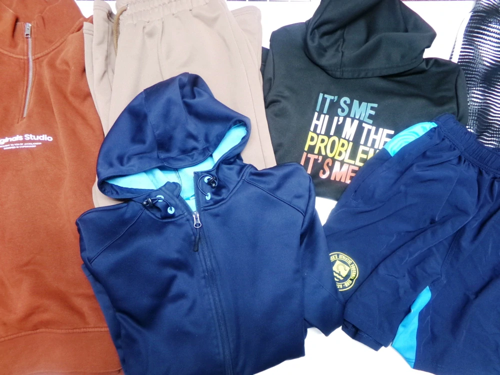 SPORTOVNÍ CREAM OBLEČENÍ DOSPĚLÉ 006