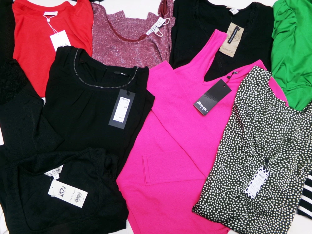 OUTLET DÁMSKÝ - MIX ZNAČEK 001