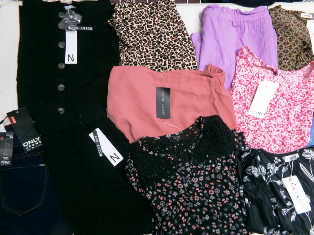 OUTLET DÁMSKÝ - MIX ZNAČEK 010