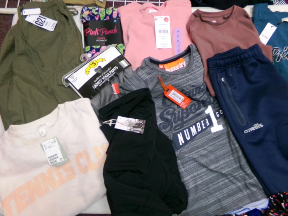 SPORTOVNÍ CREAM OBLEČENÍ DOSPĚLÉ 001