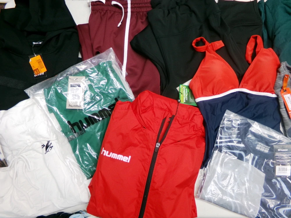 SPORTOVNÍ OBLEČENÍ DOSPĚLÉ OUTLET 005