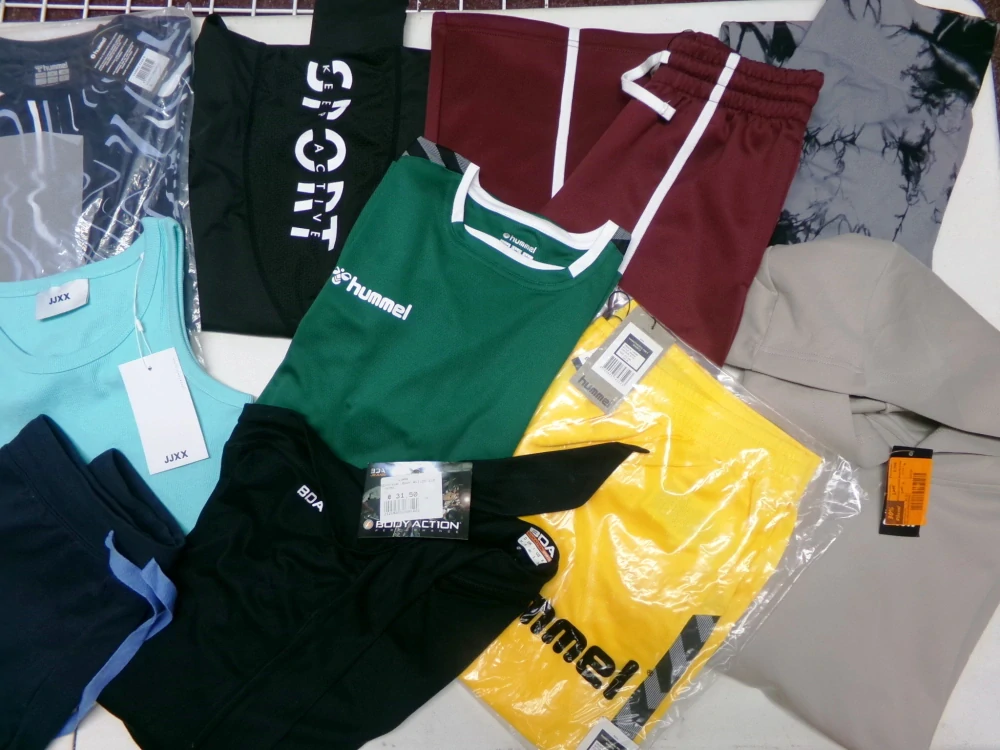 SPORTOVNÍ OBLEČENÍ DOSPĚLÉ OUTLET 003