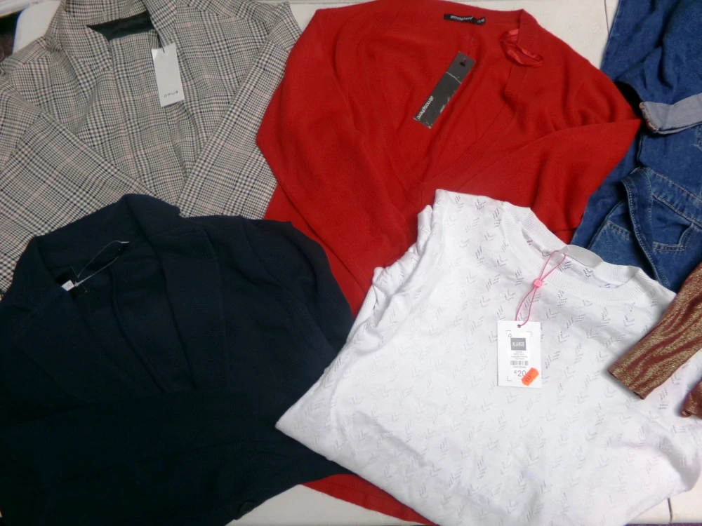 OUTLET DÁMSKÝ - MIX ZNAČEK 001