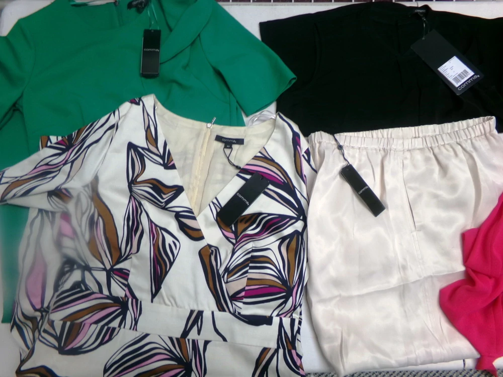 OUTLET DÁMSKÝ - COMMA 001