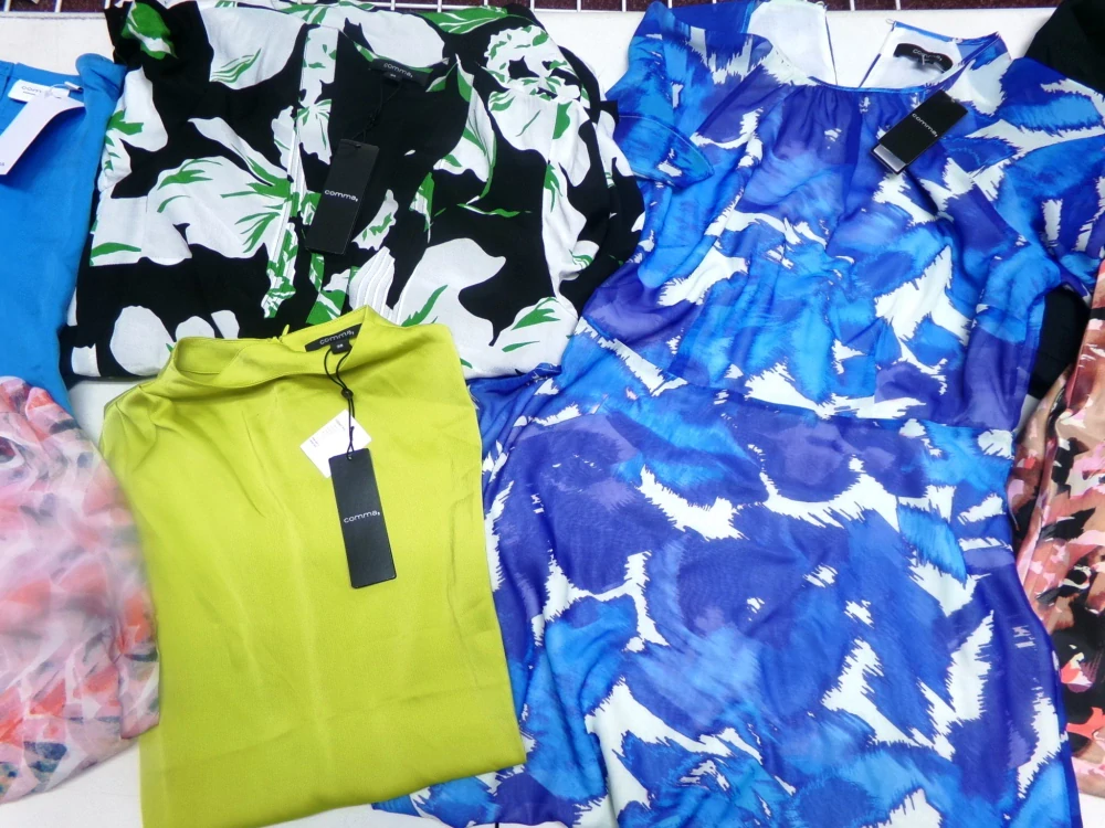 OUTLET DÁMSKÝ - COMMA 002