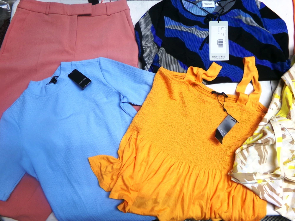 OUTLET DÁMSKÝ - COMMA 004