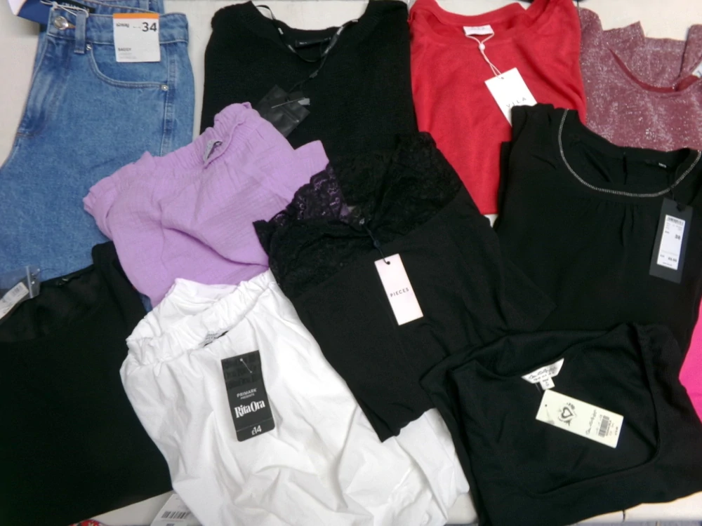 OUTLET DÁMSKÝ - MIX ZNAČEK 001