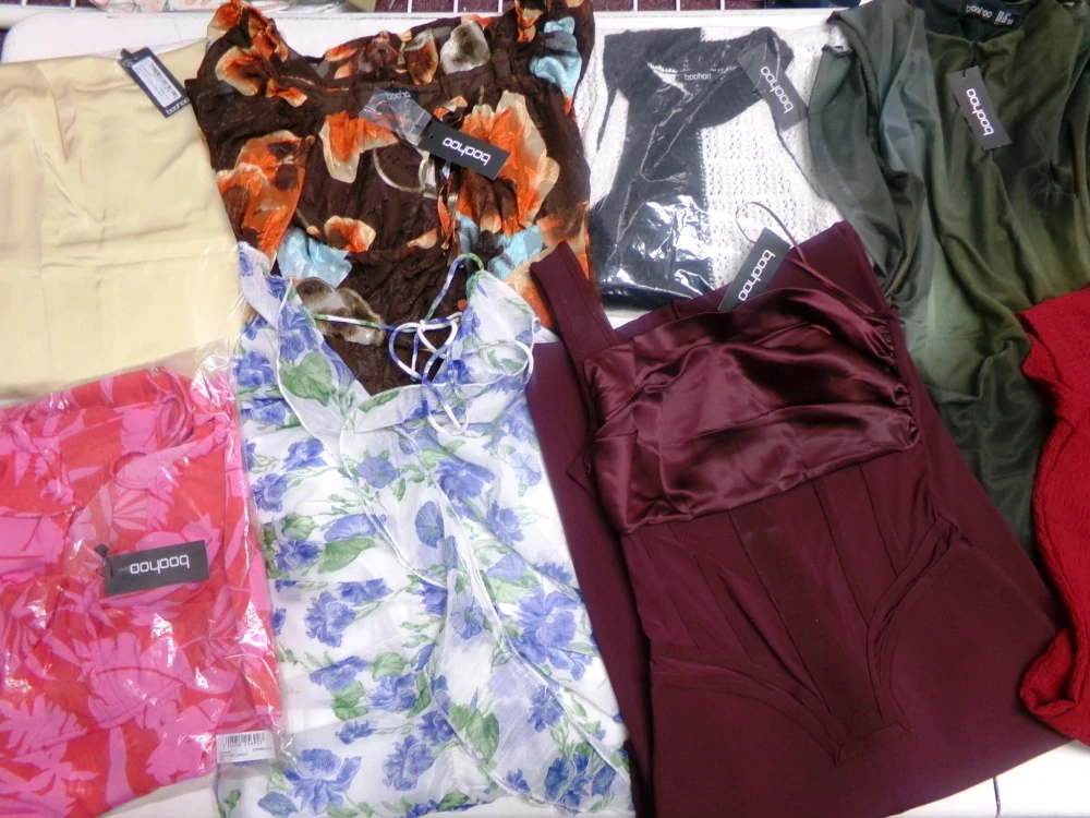 OUTLET DÁMSKÝ - BOOHOO 002