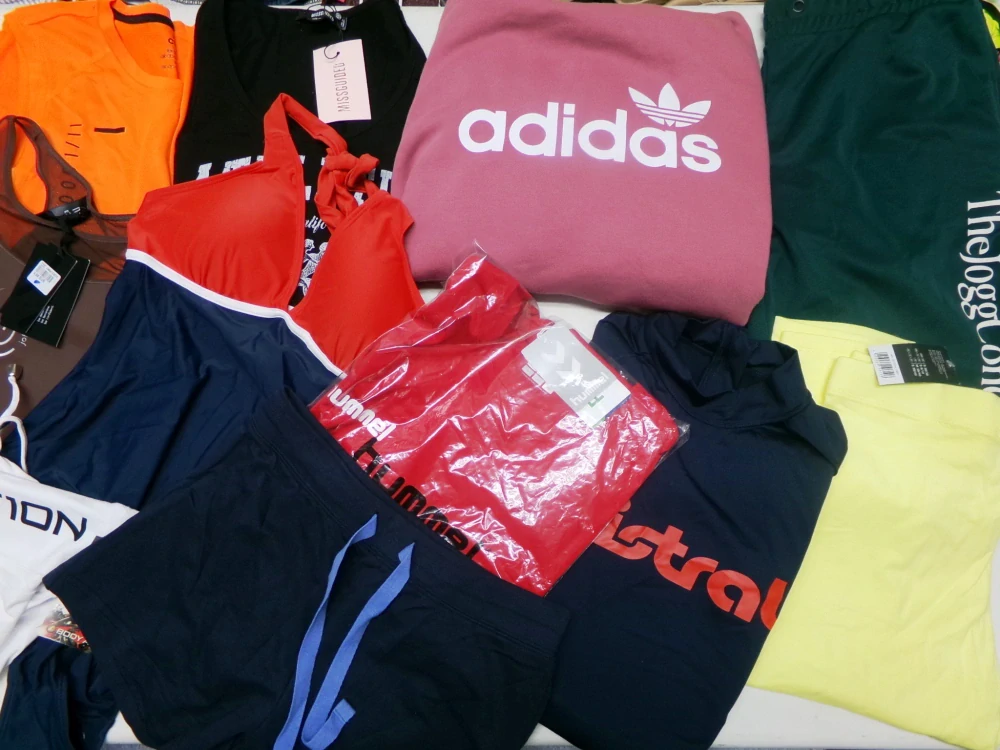 SPORTOVNÍ OBLEČENÍ DOSPĚLÉ OUTLET 002
