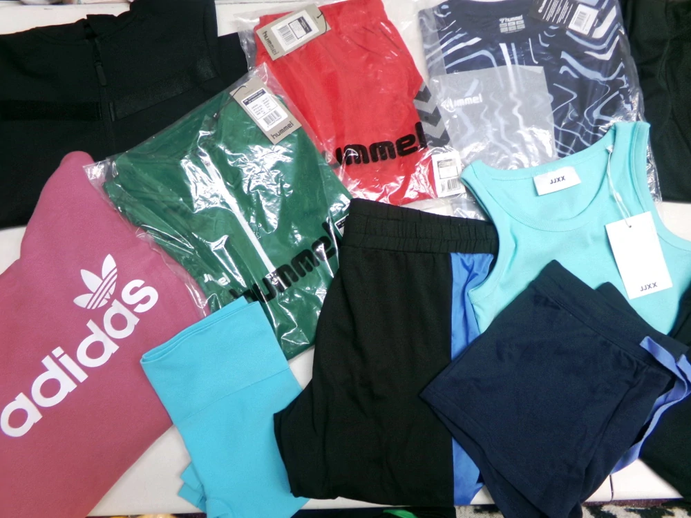 SPORTOVNÍ OBLEČENÍ DOSPĚLÉ OUTLET 003