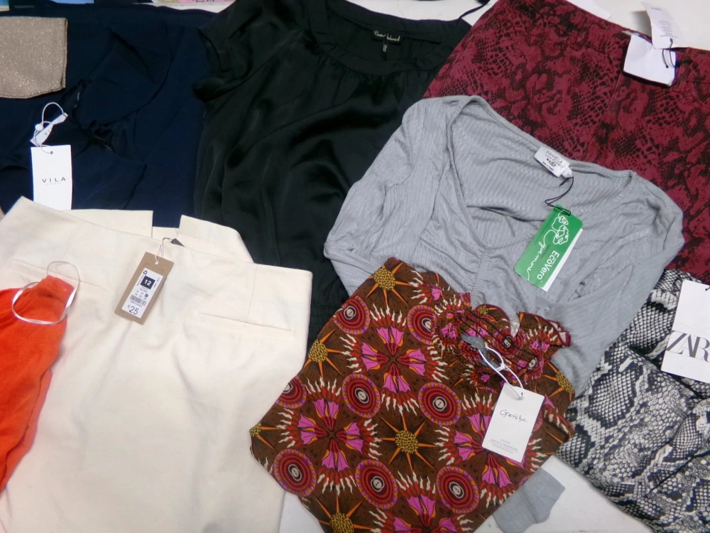 OUTLET DÁMSKÝ - MIX ZNAČEK 006