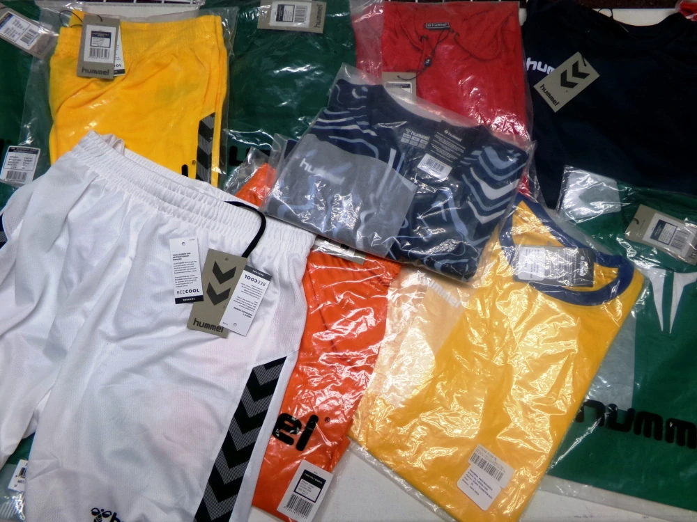 OUTLET HUMMEL SPORT DOSPĚLÝ 002