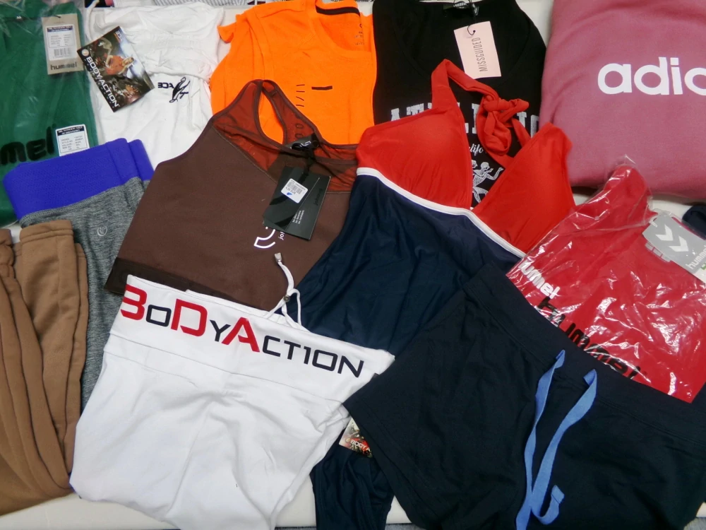 SPORTOVNÍ OBLEČENÍ DOSPĚLÉ OUTLET 002