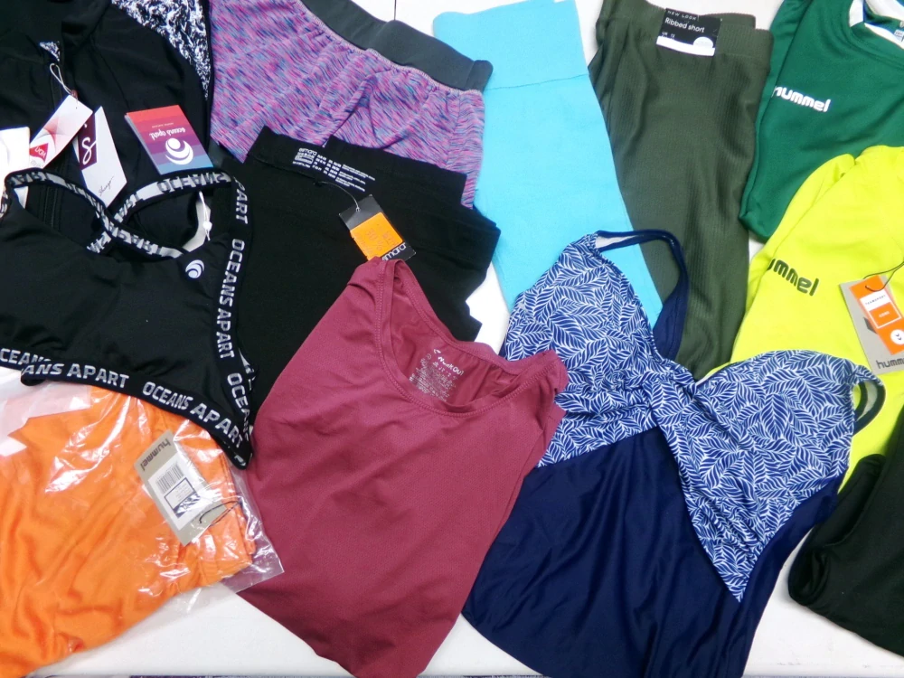 SPORTOVNÍ OBLEČENÍ DOSPĚLÉ OUTLET 003