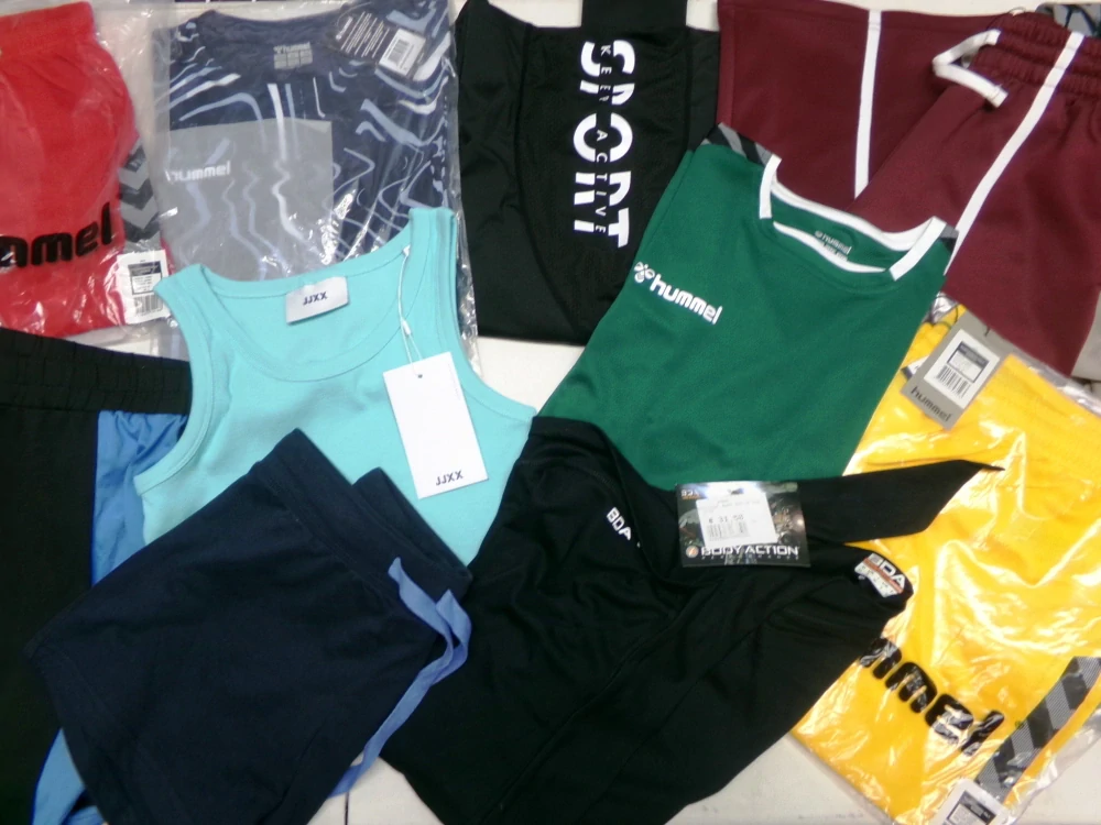 SPORTOVNÍ OBLEČENÍ DOSPĚLÉ OUTLET 003