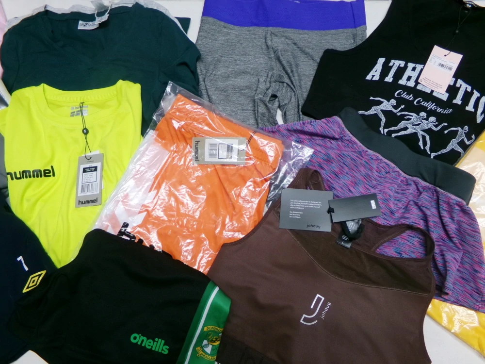 SPORTOVNÍ OBLEČENÍ DOSPĚLÉ OUTLET 004