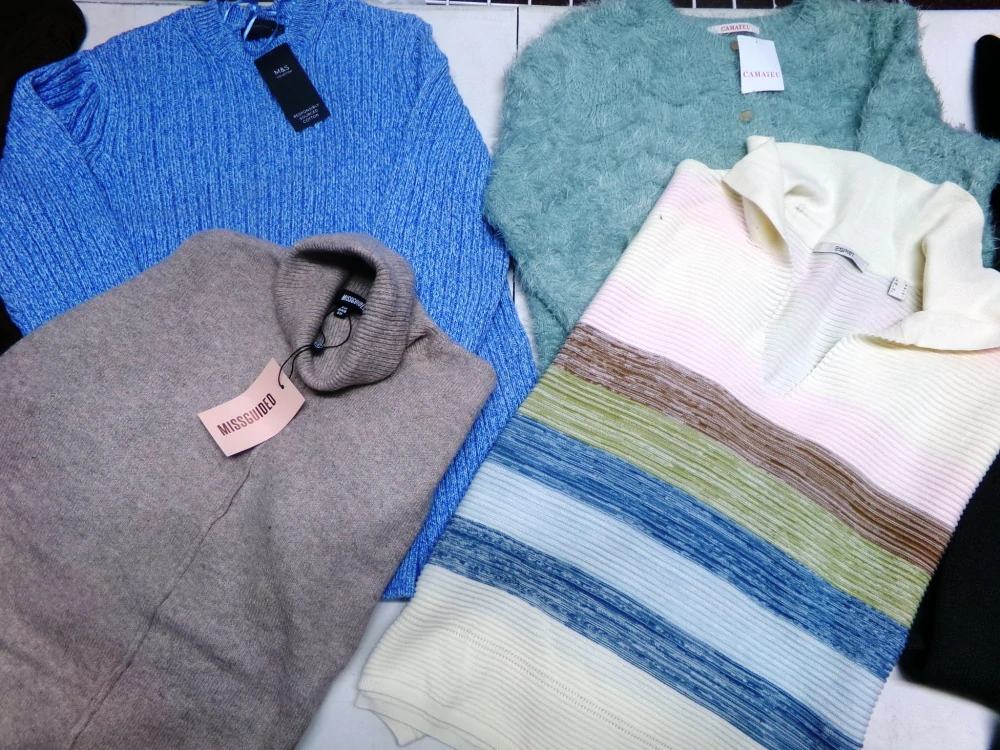 SVETRY DÁMSKÉ OUTLET 004